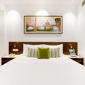 Executive Suite 11 Happy hours from 5 PM to 9 PM 2 Pcs of Laundry complimentary per room per